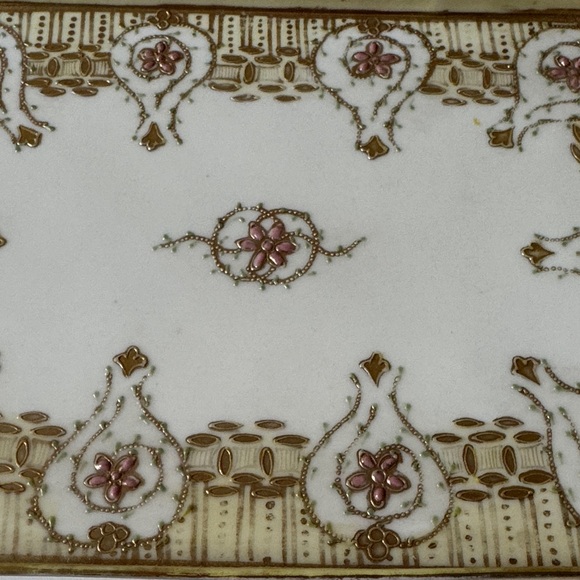 Vintage bundle of Elegant Floral Ceramic Tray, dishes, vintage pictures - Picture 3 of 14